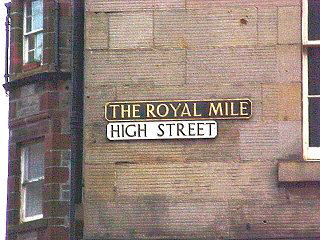 The Royal Mile. Edinburgh & Edinburgh Castle. Edinburgh, Scotland In The UK. History & Historical. Travels & Tours, Pictures & Photos, Images, Information & Reviews.