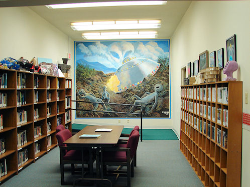 UFO Research Library. International UFO Museum & Research Center. Roswell, New Mexico. Hikes, Travels, & Tours. Photos, Pictures, Images, & Reviews.