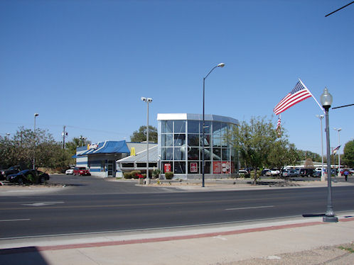 McDonalds Flying Saucer Roswell New Mexico. International UFO Museum & Research Center. Roswell, New Mexico. Hikes, Travels, & Tours. Photos, Pictures, Images, & Reviews.