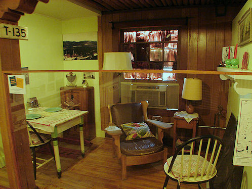 Los Alamos Historical Museum. Los Alamos, New Mexico.Hikes, Travels, & Tours. Photos, Pictures, Images, & Reviews.
