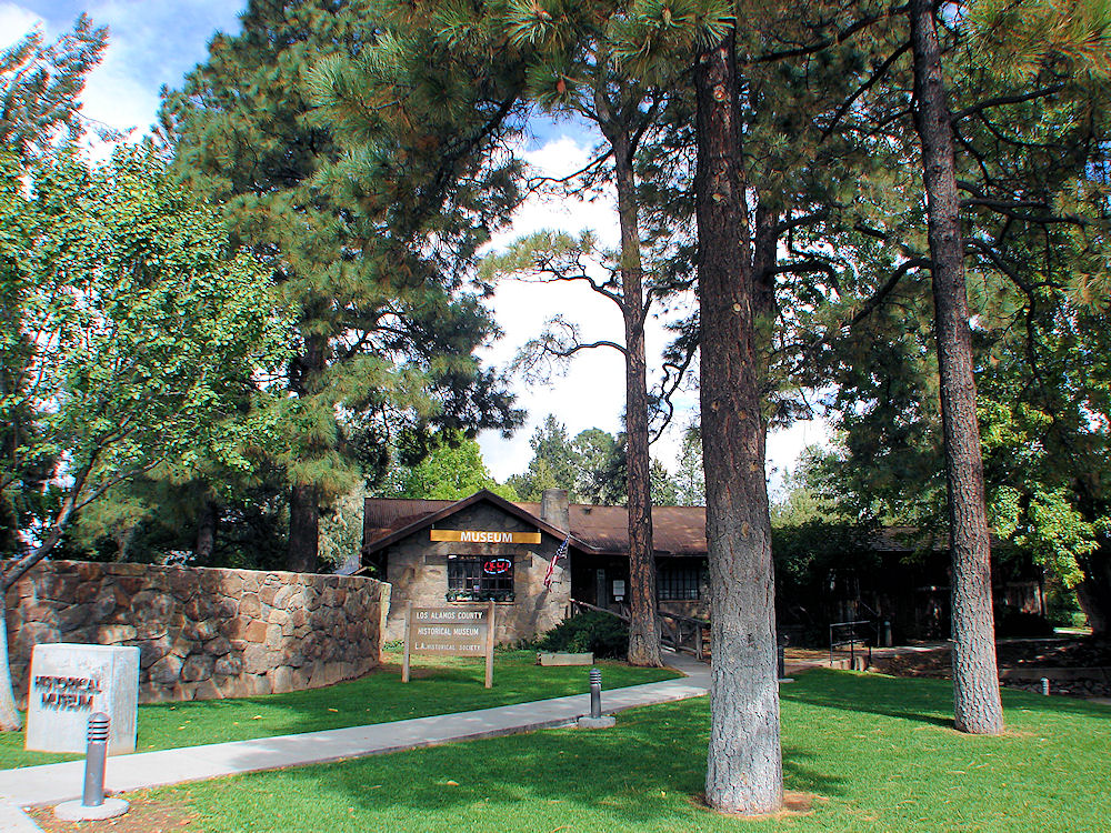 Los Alamos Historical Museum. Los Alamos, New Mexico. Hikes, Travels, & Tours. Photos, Pictures, Images,& Reviews.