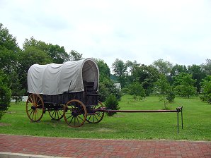 Covered Wagons. Nauvoo, Illinois. LDS History & Historical Travels & Tours Pictures, Photos, Information, Images, & Reviews.