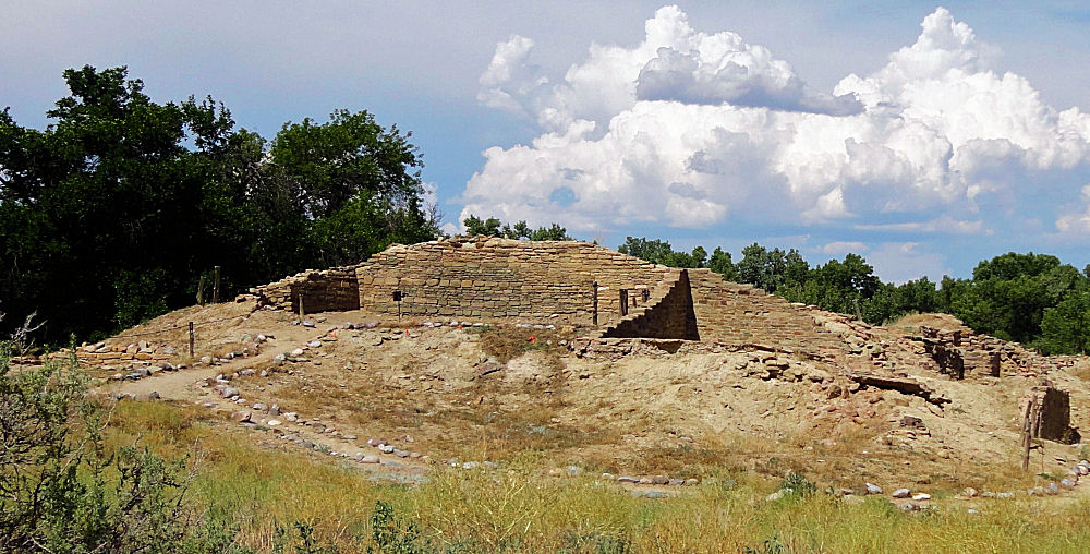Salmon Ruins Museum and Research Library, New Mexico. Hikes, Travels, & Tours. Photos, Pictures, Images, & Reviews.